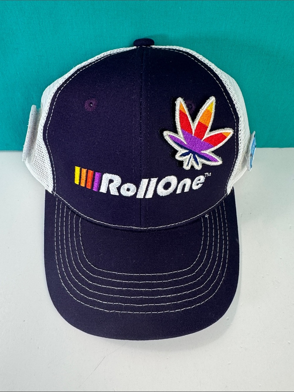 Roll One Trucker Hat SnapBack Mesh Cap leaf skateboard peace sign removable - Picture 4 of 4